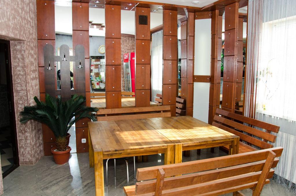 Na Bukovinskoy Guest House Jarkov Exterior foto